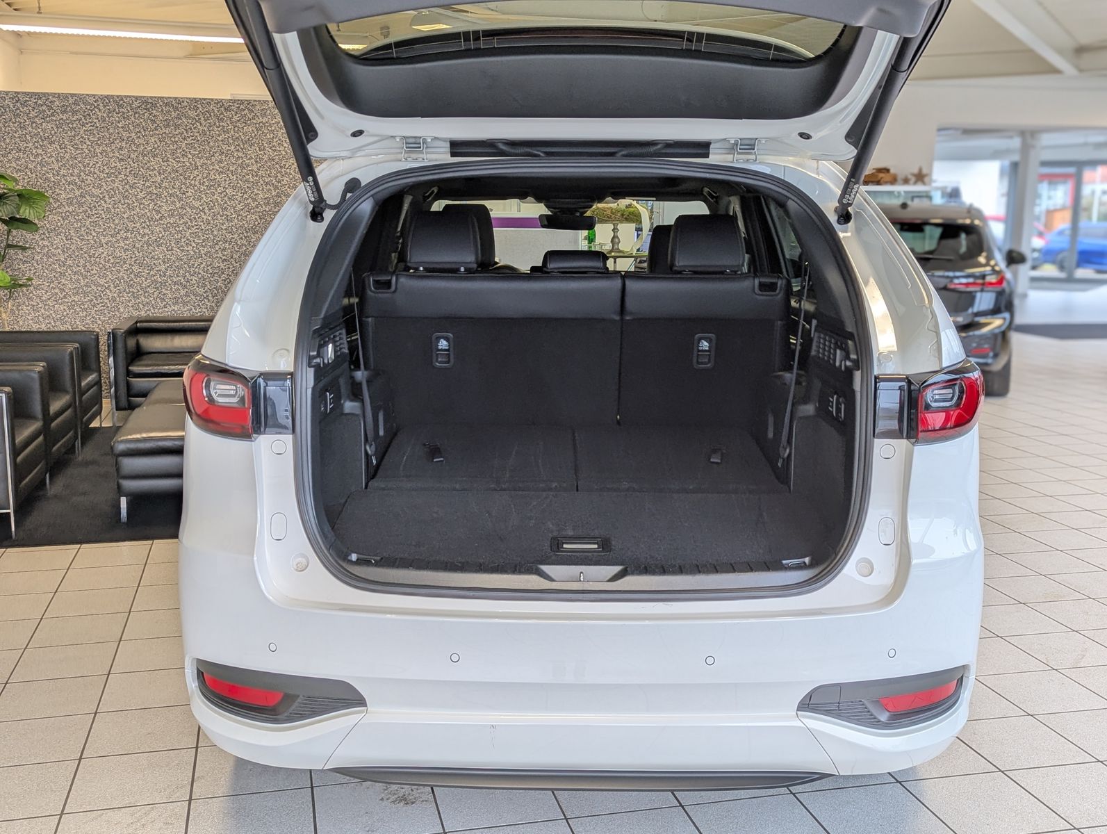 MAZDA CX-80 2.5 SKYACTIV PHEV 327 HOMURA+ 7-Sitze Pano - Image 19