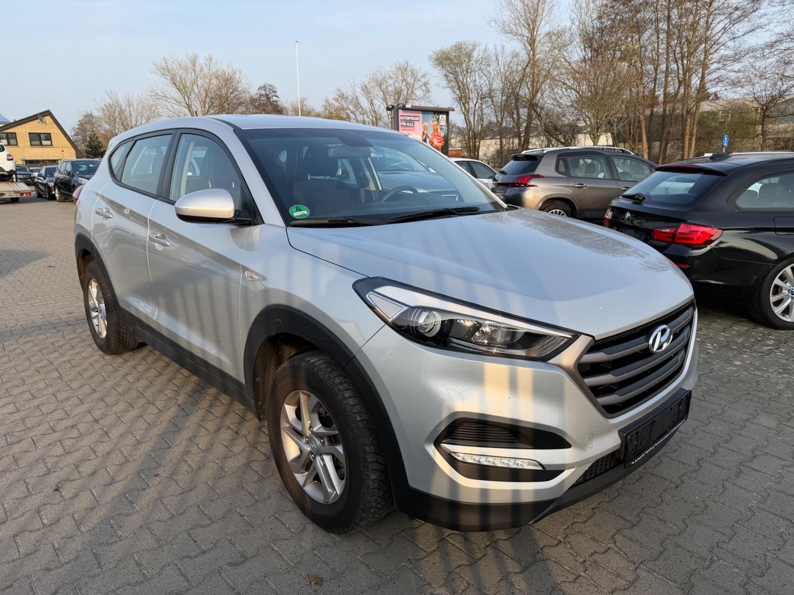 Hyundai Tucson blue Classic 2WD 1HAND Wenig KM