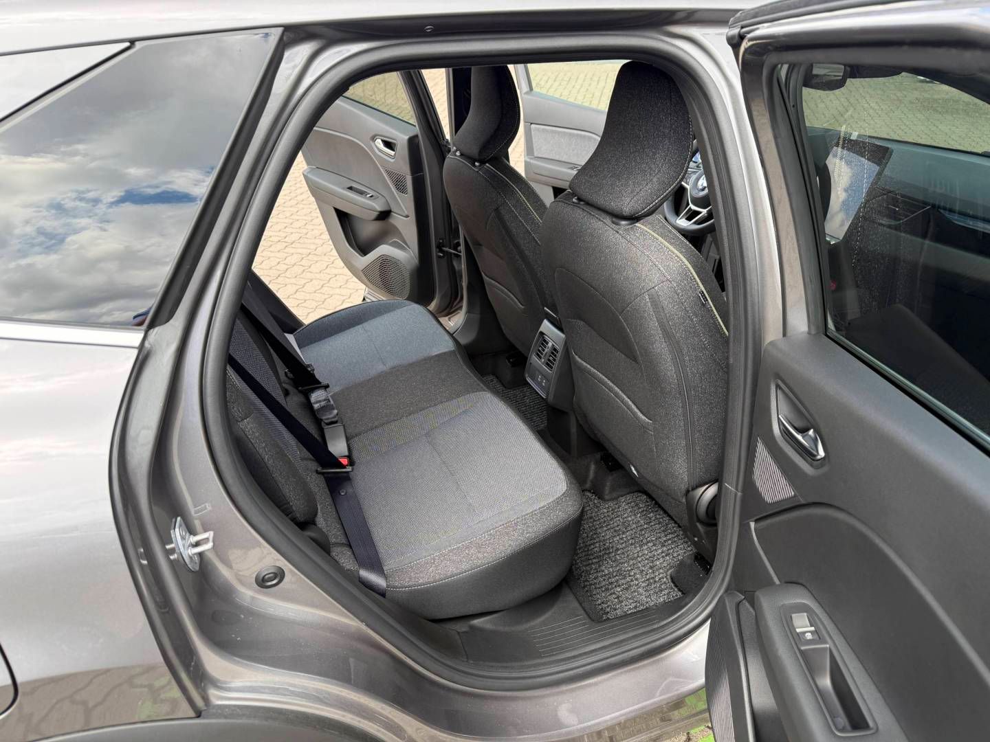 Fahrzeugabbildung Mitsubishi Grandis Intro Edition 1.3 T-Benziner 7-DCT