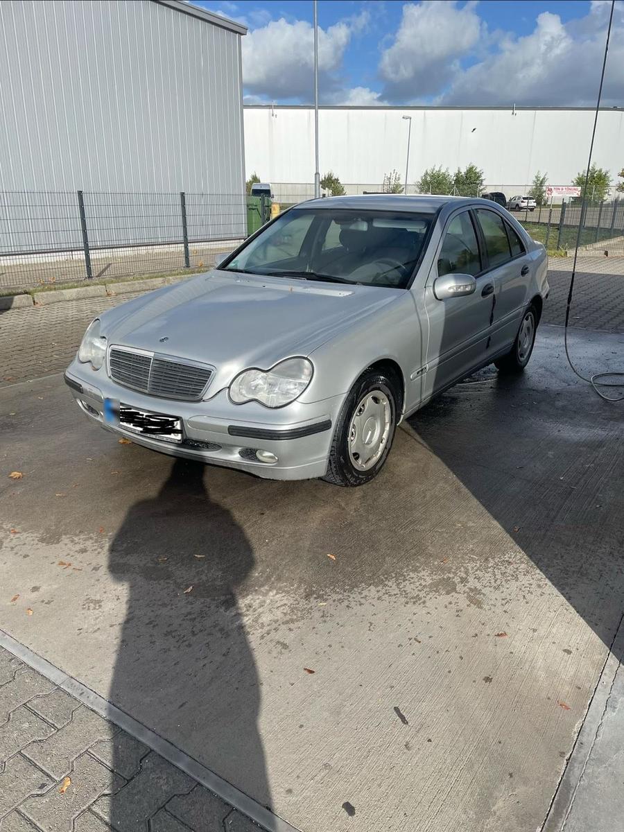 Mercedes-Benz C 180