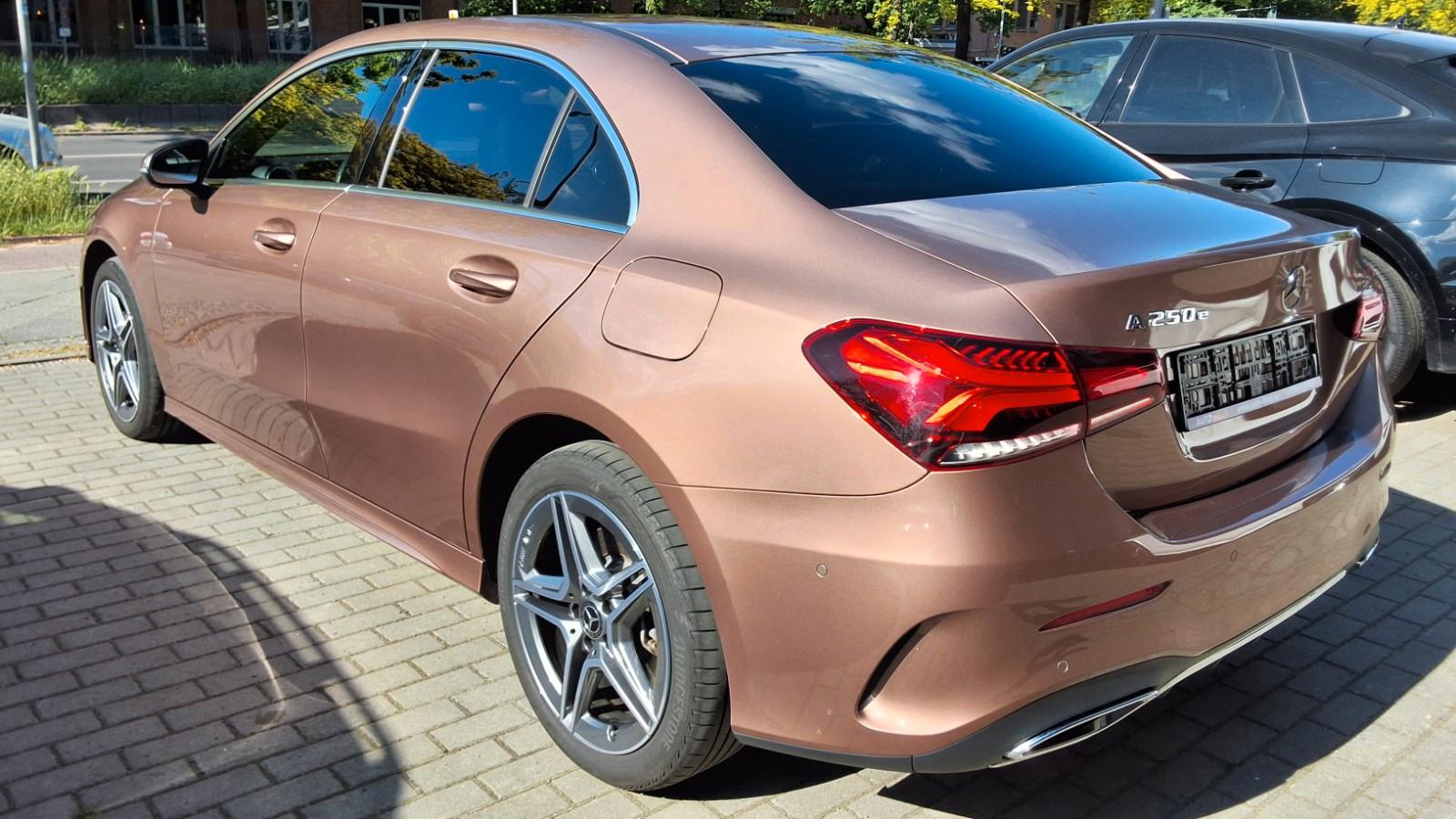 Mercedes-Benz A 250 Limousine AMG Line Top 1.Hand