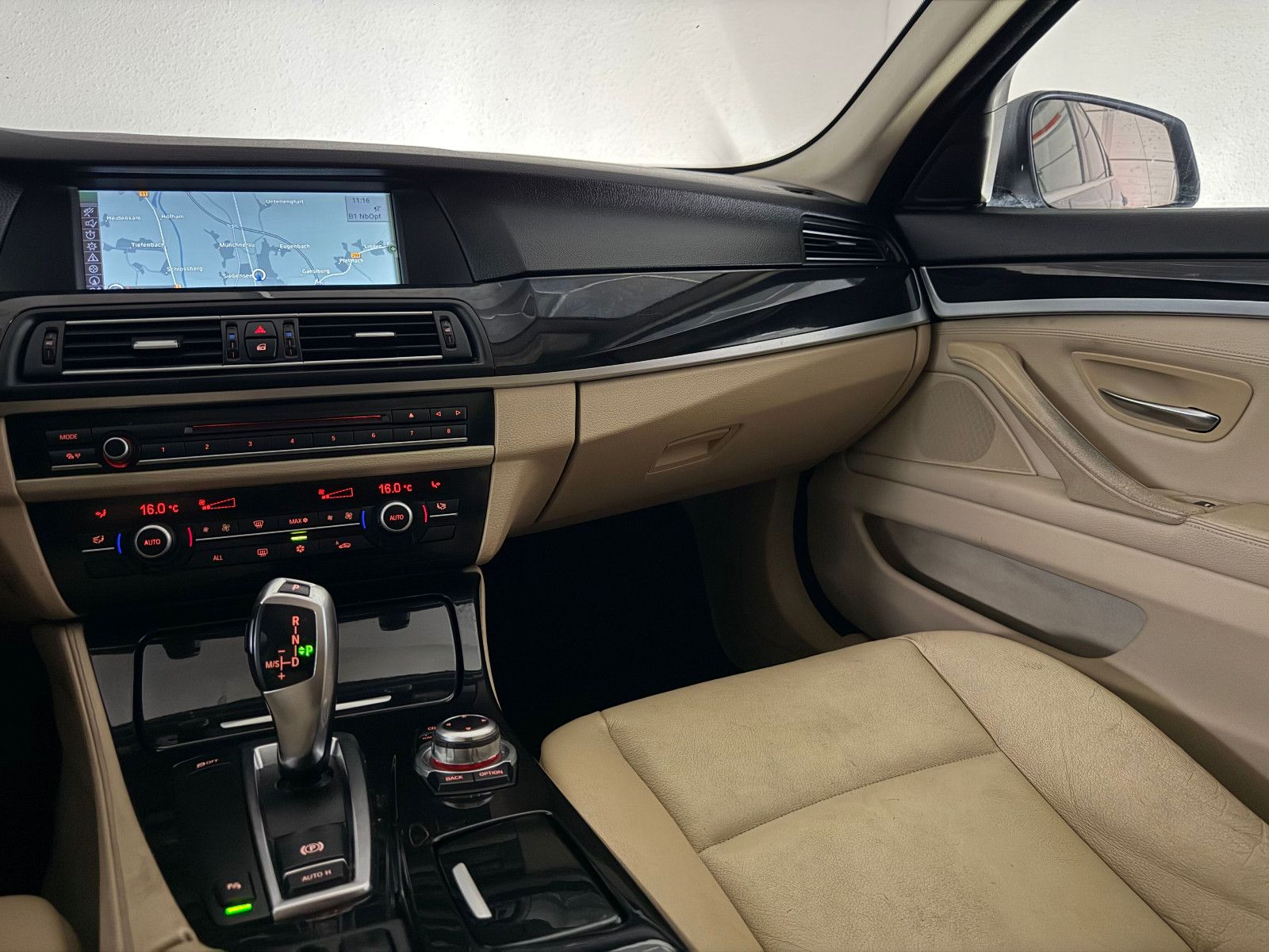Fahrzeugabbildung BMW 520 d Lim. Aut./elektr. SITZ/NAVI/ ProfBi-XENON/
