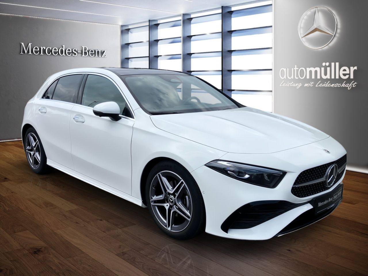 Fahrzeugabbildung Mercedes-Benz A 200 AMG+AHK+PANO+MULTIB+360°+DISTR+KEYL+CARPL