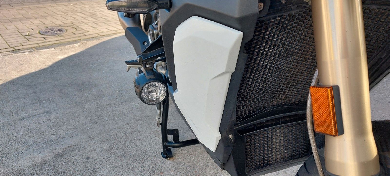 Fahrzeugabbildung BMW S 1000 XR M-Paket/ Carbonpaket Schmiederäder