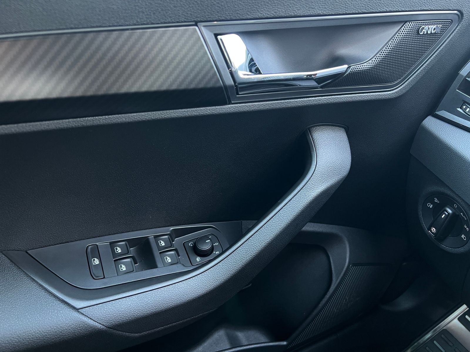 Fahrzeugabbildung SKODA Karoq Sportline 2.0 TSI 4x4 DSG *CANTON, AHK, 19