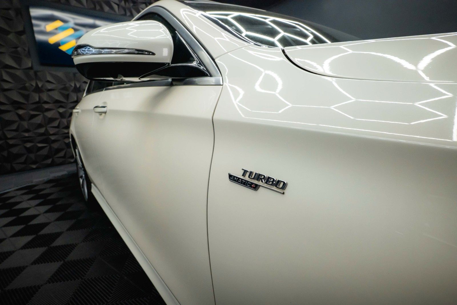 Fahrzeugabbildung Mercedes-Benz E 53 AMG 4Matic+ Facelift Designo *ACC*Pano*360*