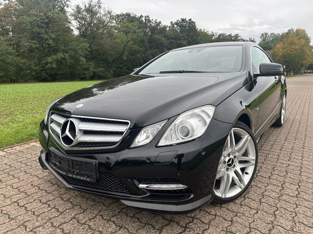 Mercedes-Benz E 350 Coupe AMG-Line Super Optik wenig km