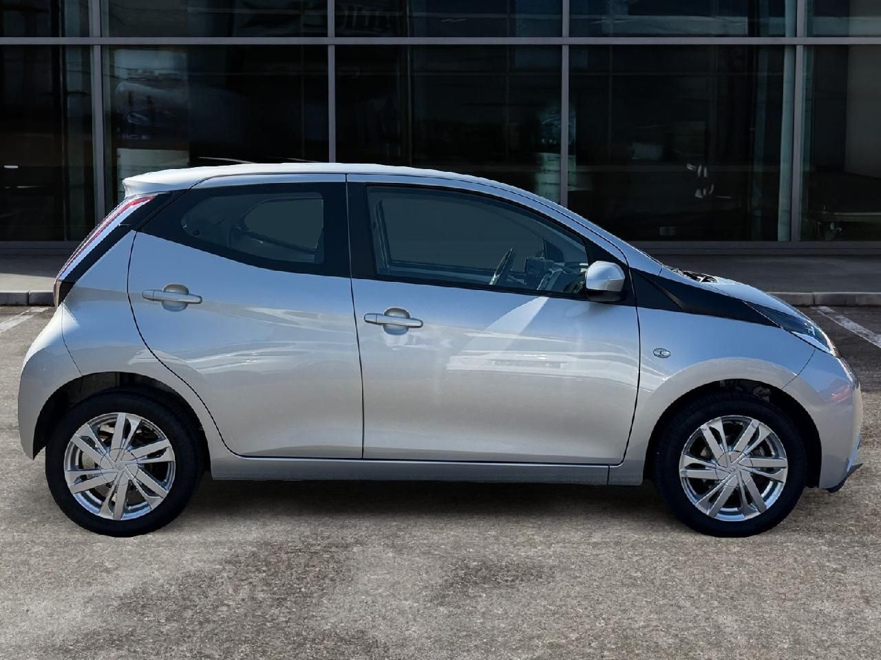 Fahrzeugabbildung Toyota AYGO x-play touch