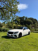Mercedes-Benz C 300 Mit CARVERTICAL Bericht  - weiße Mercedes-Benz C 300