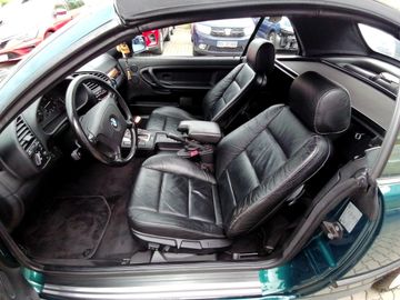 BMW 320 3 Cabrio (E36) 320i