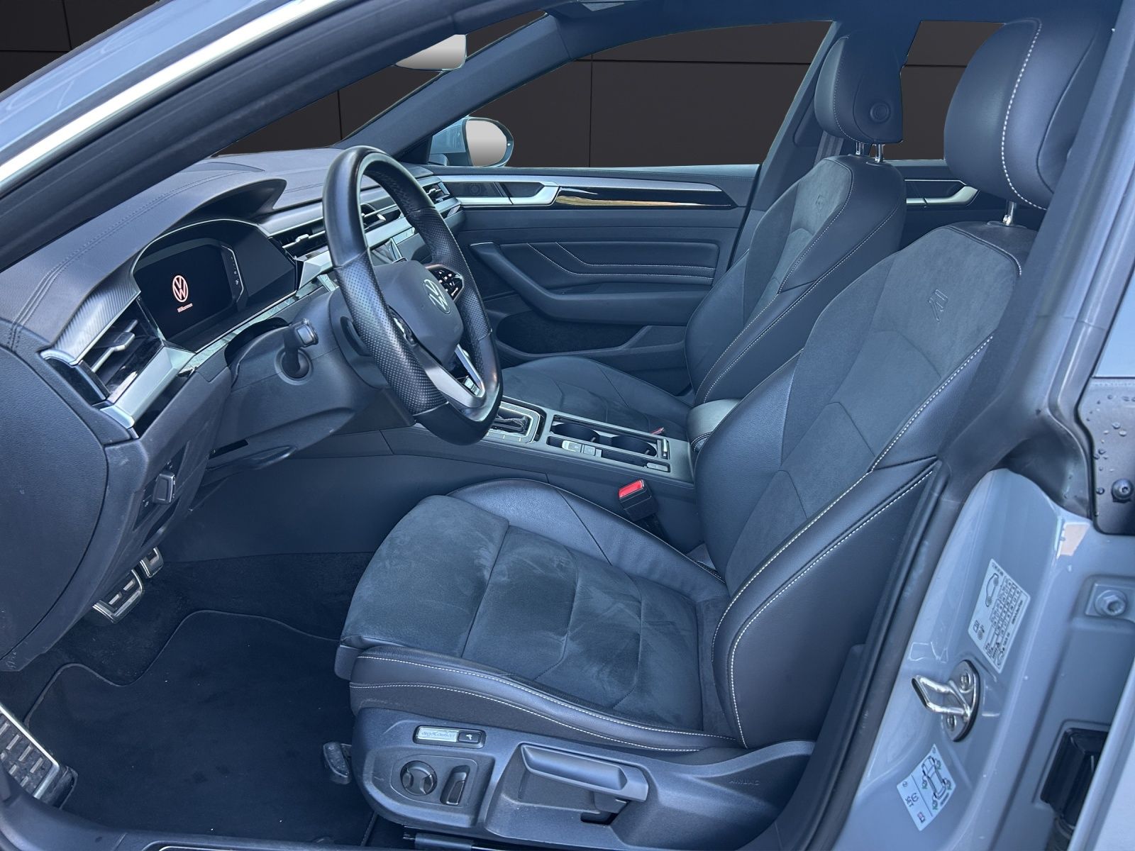 Fahrzeugabbildung Volkswagen Arteon SB R-Line TDI DSG LED ACC SHZ PDC Navi Kl