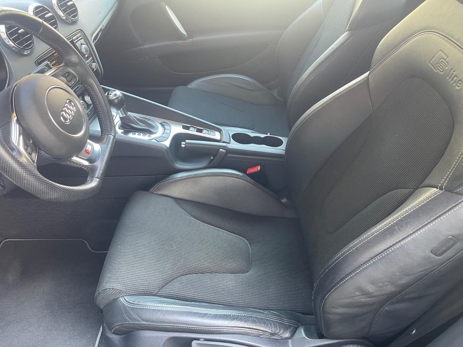 Audi TT Roadster 2.0 TFSI S tronic quattro -
