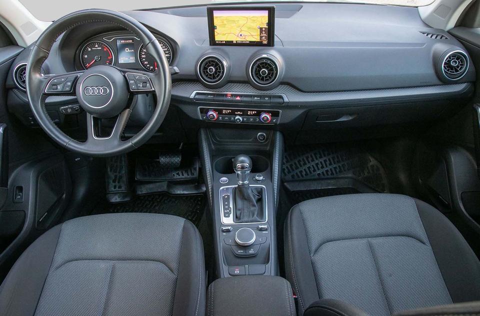 Audi Q2 30 TDI sport Klima Sportsitze Tempomt PDC LED