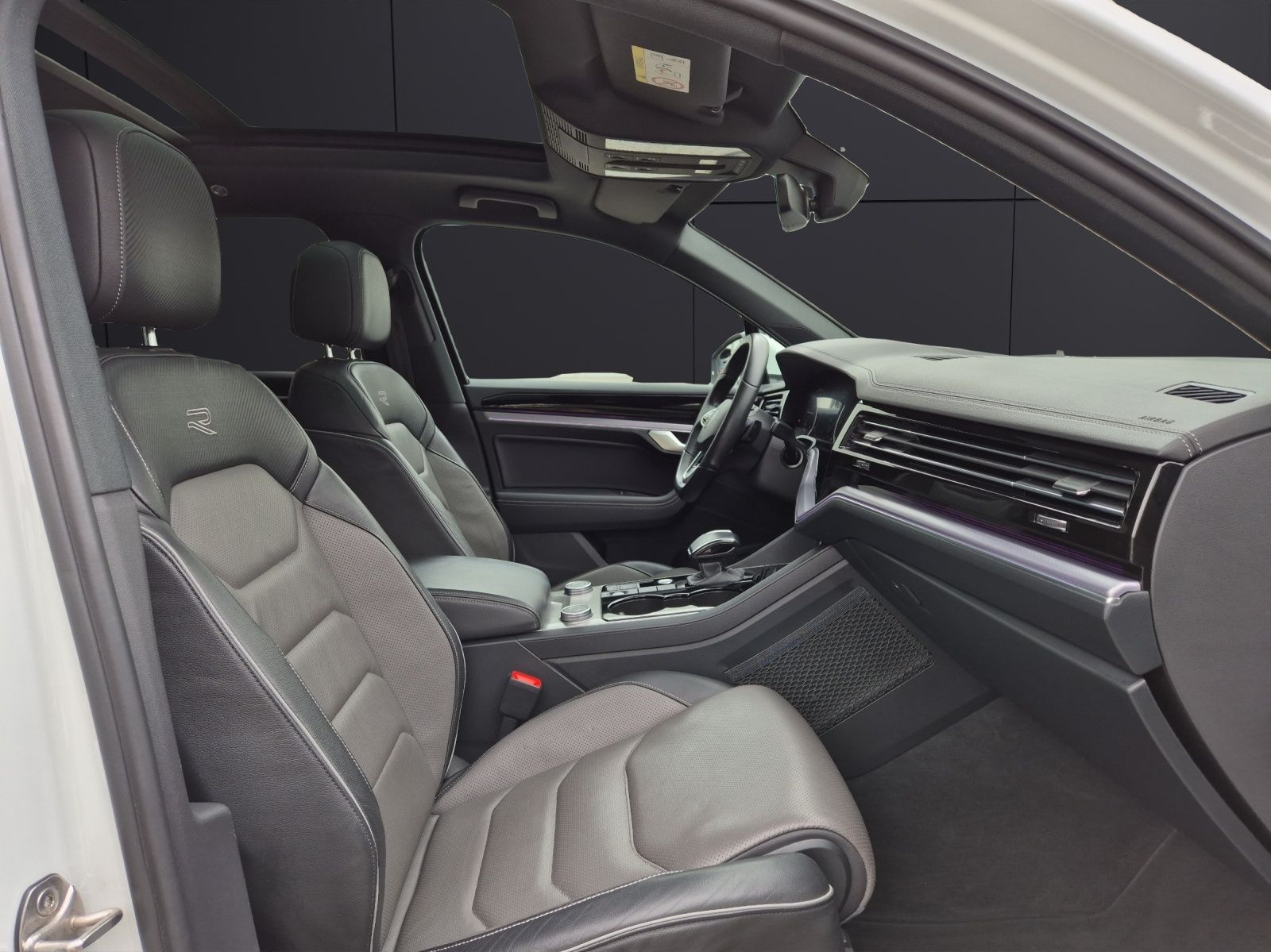 Fahrzeugabbildung Volkswagen Touareg TDI R-Line 4M Matrix Luft Navi Pano Lede
