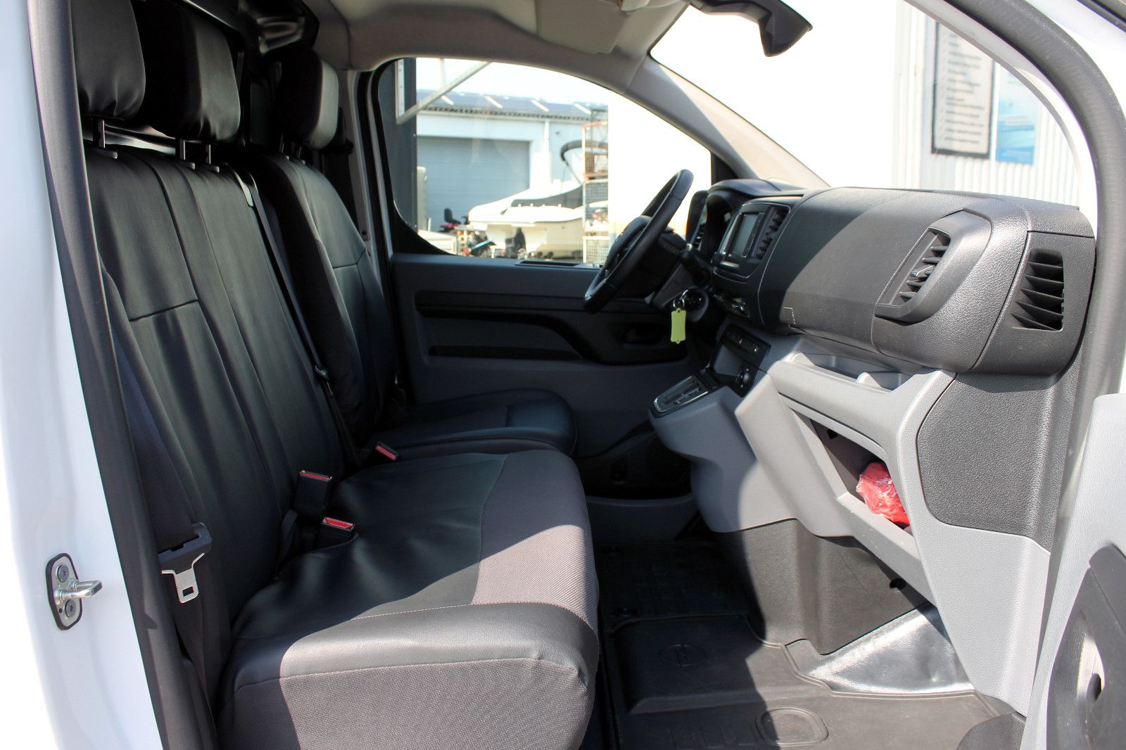 Fahrzeugabbildung Opel Vivaro-e Kasten M 75kWh Elegance 360° PDC TEMP