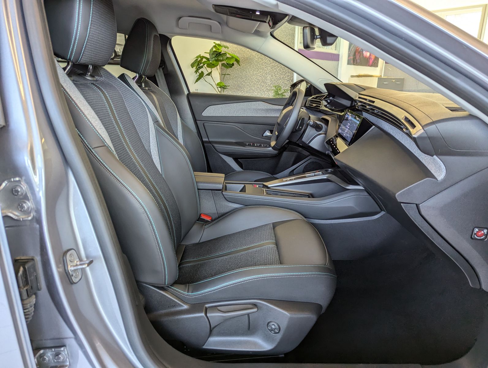 PEUGEOT 308 1.2 e-THP Allure Komfort-Paket ACC 360° AHK - Image 14