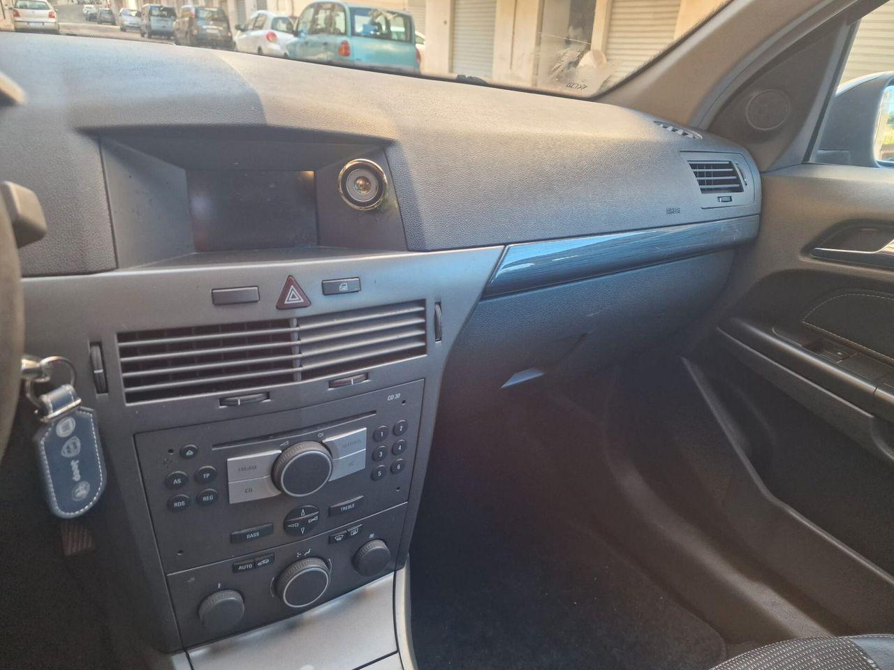 Opel Astra 2005 — photo 6