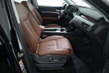 صورة 9 لـ 2023 AUDI Q8 E-TRON