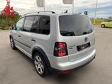 Volkswagen Touran Cross 1.4 TSI 140 PS 1. Hand - TÜV 01/27 - Gebrauchtwagen in Stuttgart