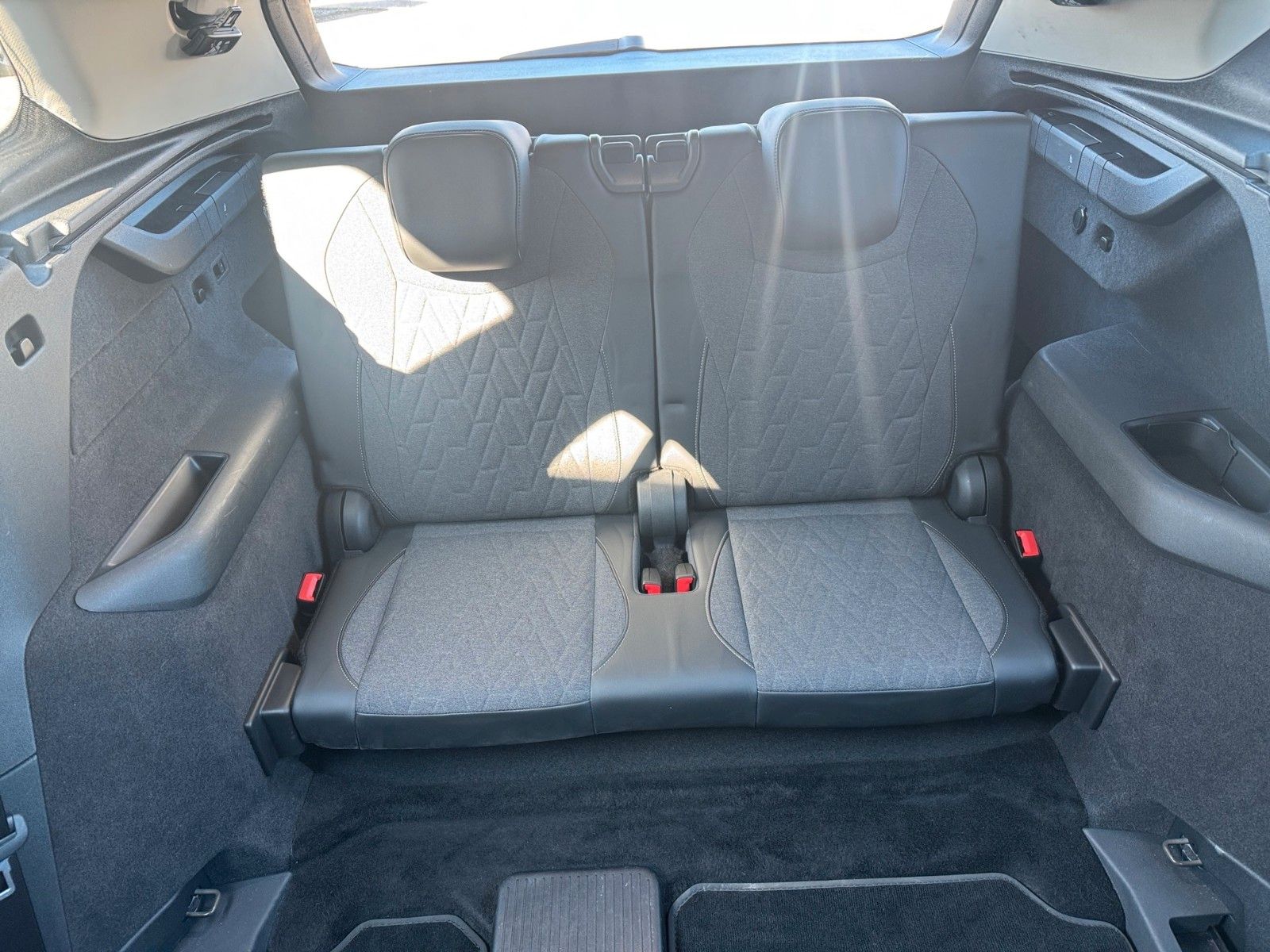 Fahrzeugabbildung Volkswagen Tayron Life 1.5 TSI