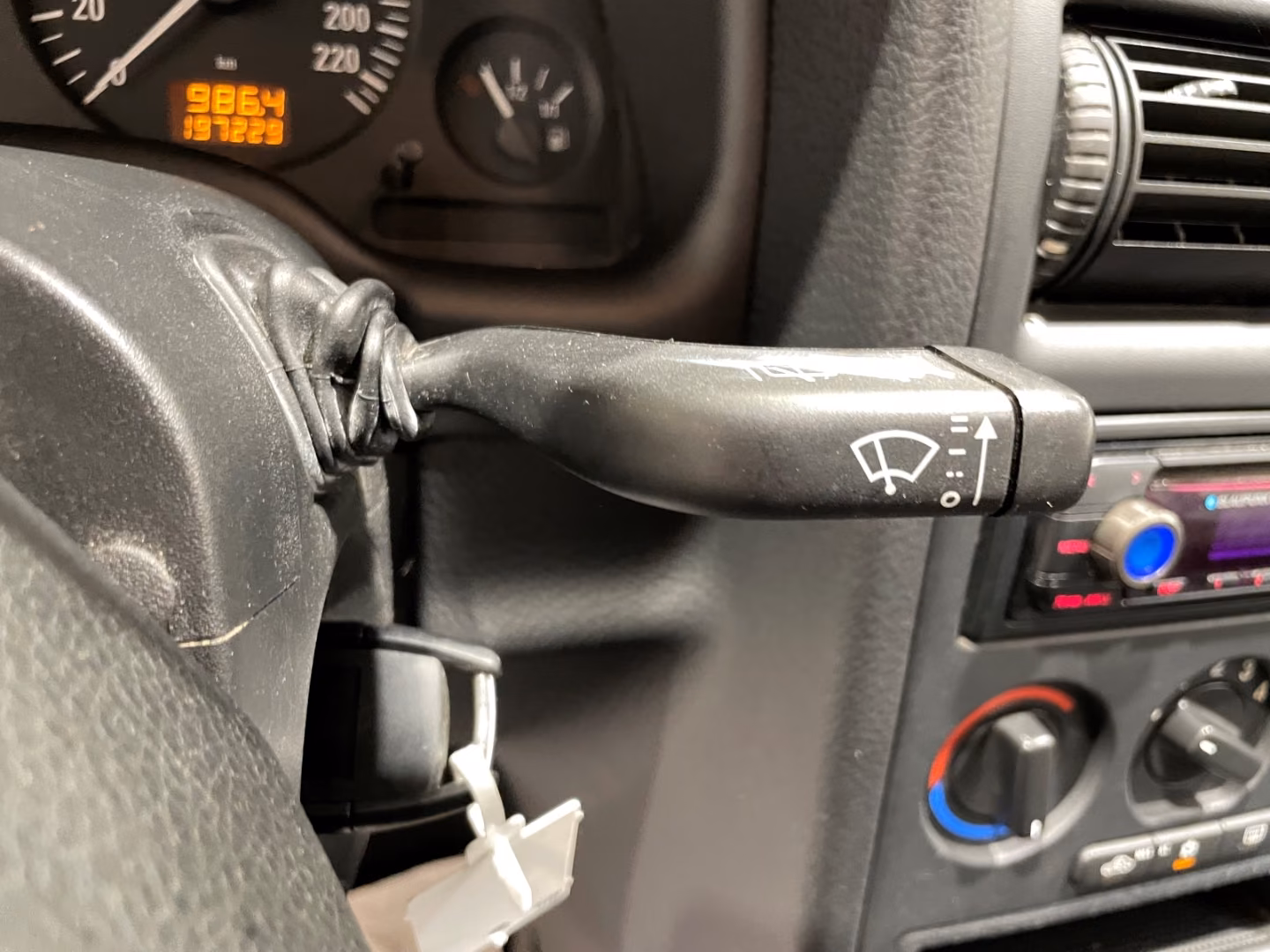 Opel Astra 2009 — photo 16