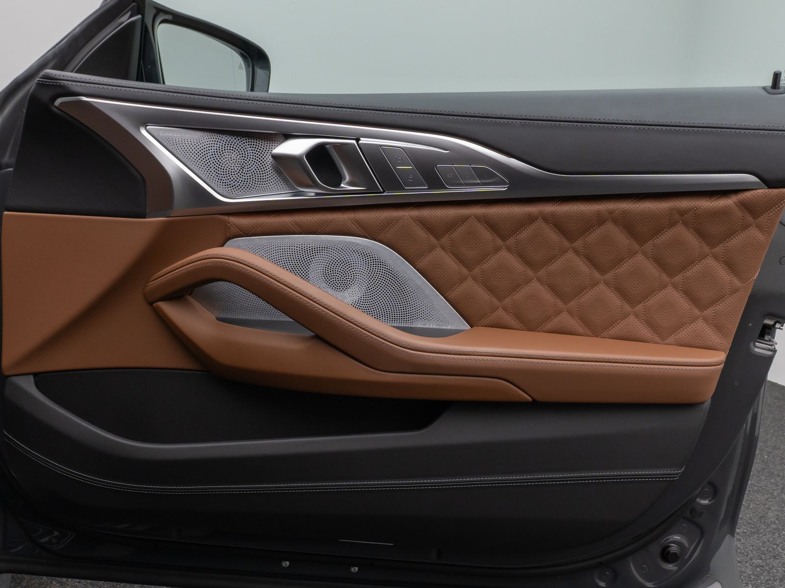 Fahrzeugabbildung BMW M8 Competition xD Gran Coupé 360°Laser HUD B&W