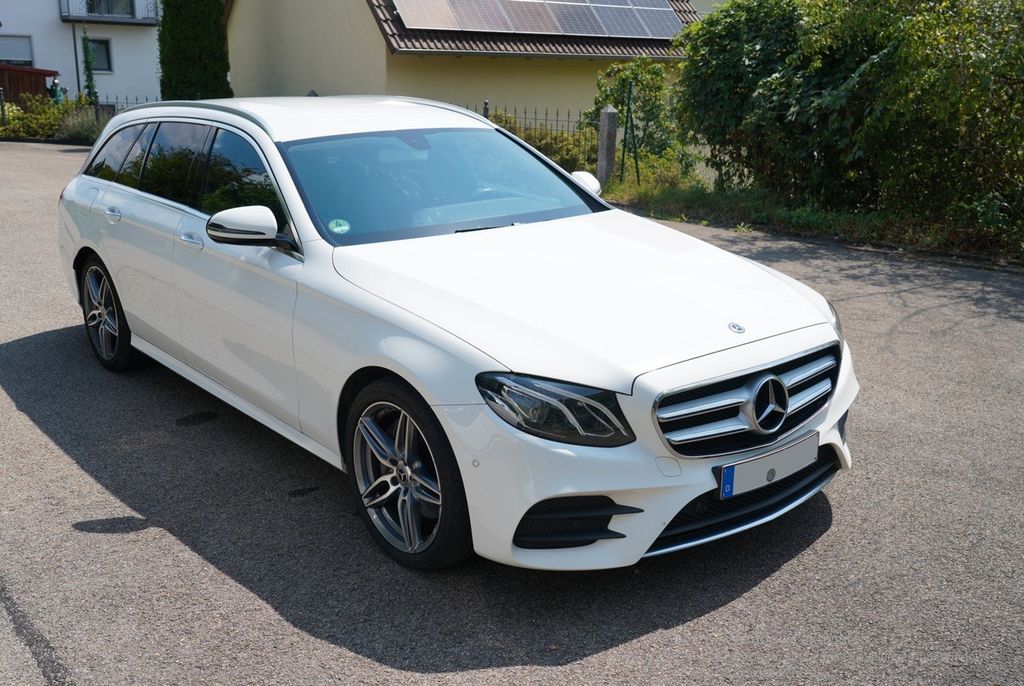 Image of Mercedes-Benz 220