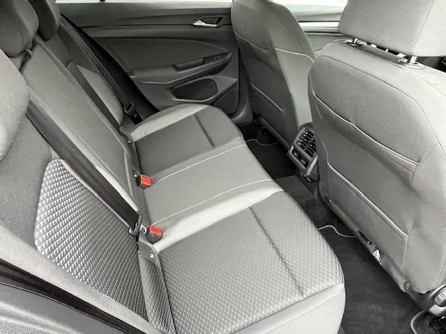 Volkswagen Golf VIII Lim. 1.5 eTSI DSG Active