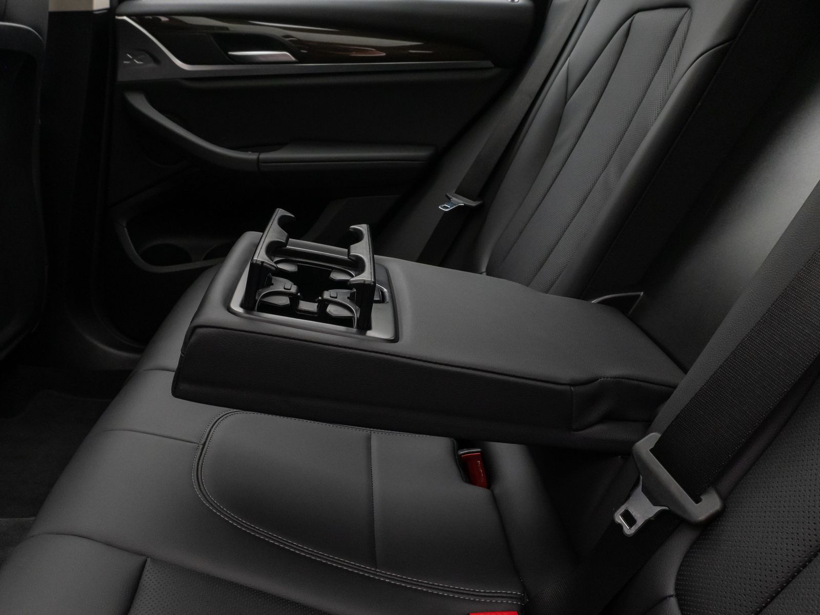 Fahrzeugabbildung BMW X3 xD30e Panorama Kamera Laser HUD DAB HiFi 18"