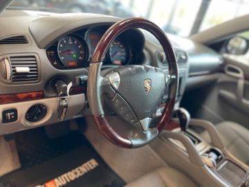 Porsche Cayenne *LEDER*NAVI*KLIMA*BOSE*BI-XENON*TEMPOMAT