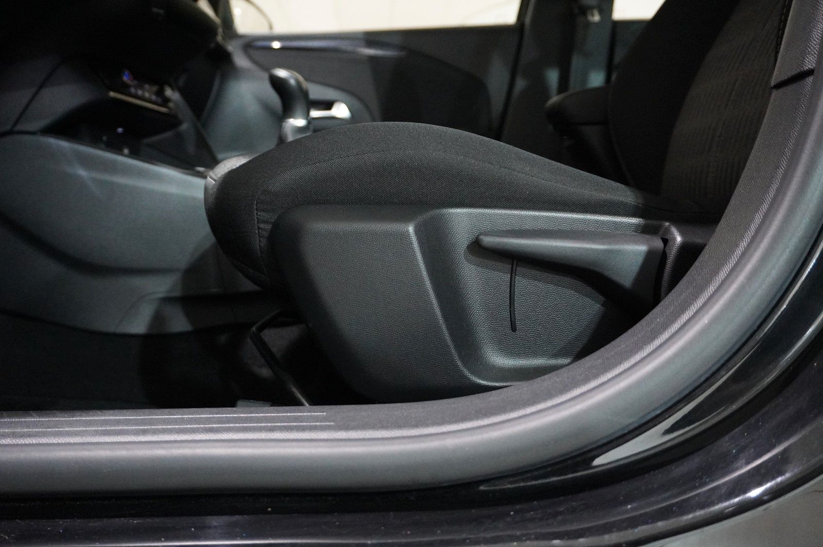 Fahrzeugabbildung Opel Corsa F 1.2 ELEGANCE NAVI/LED/KAMERA/SPORT/DAB+