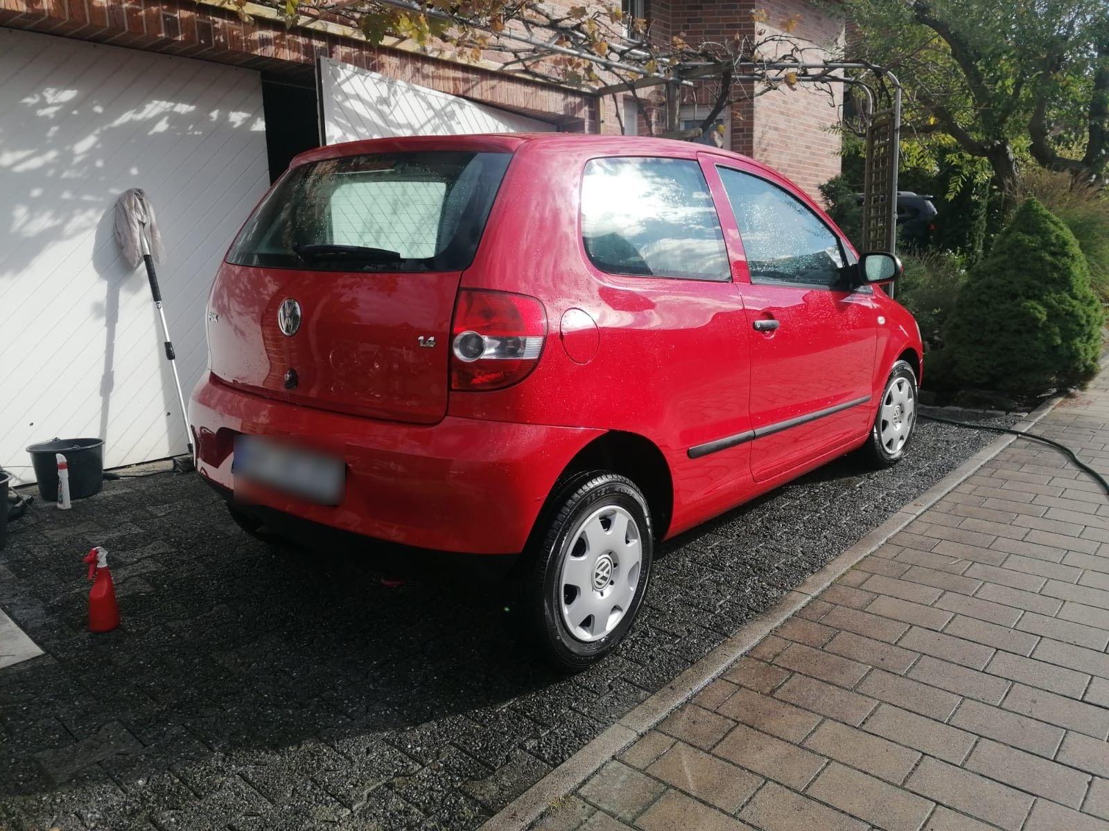 Volkswagen Fox 2005 — rear view