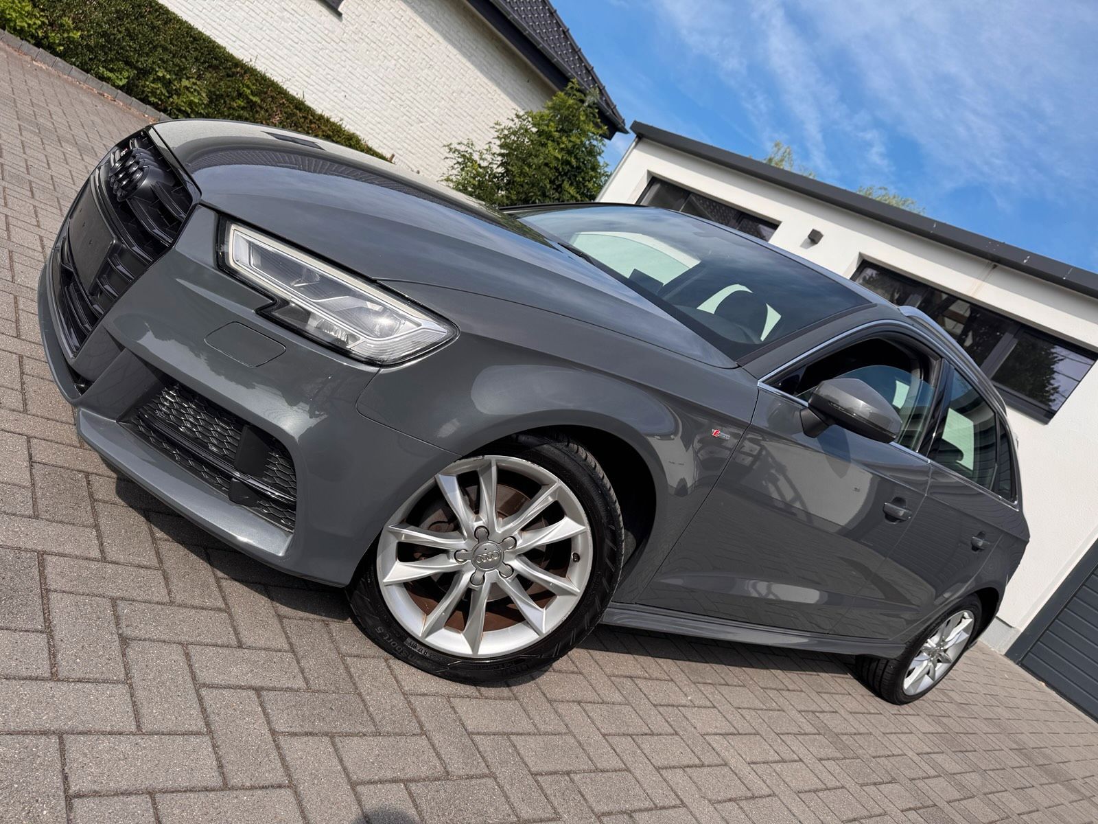 AUDI Audi A3 1.6 Tdi S line Nardo Grey