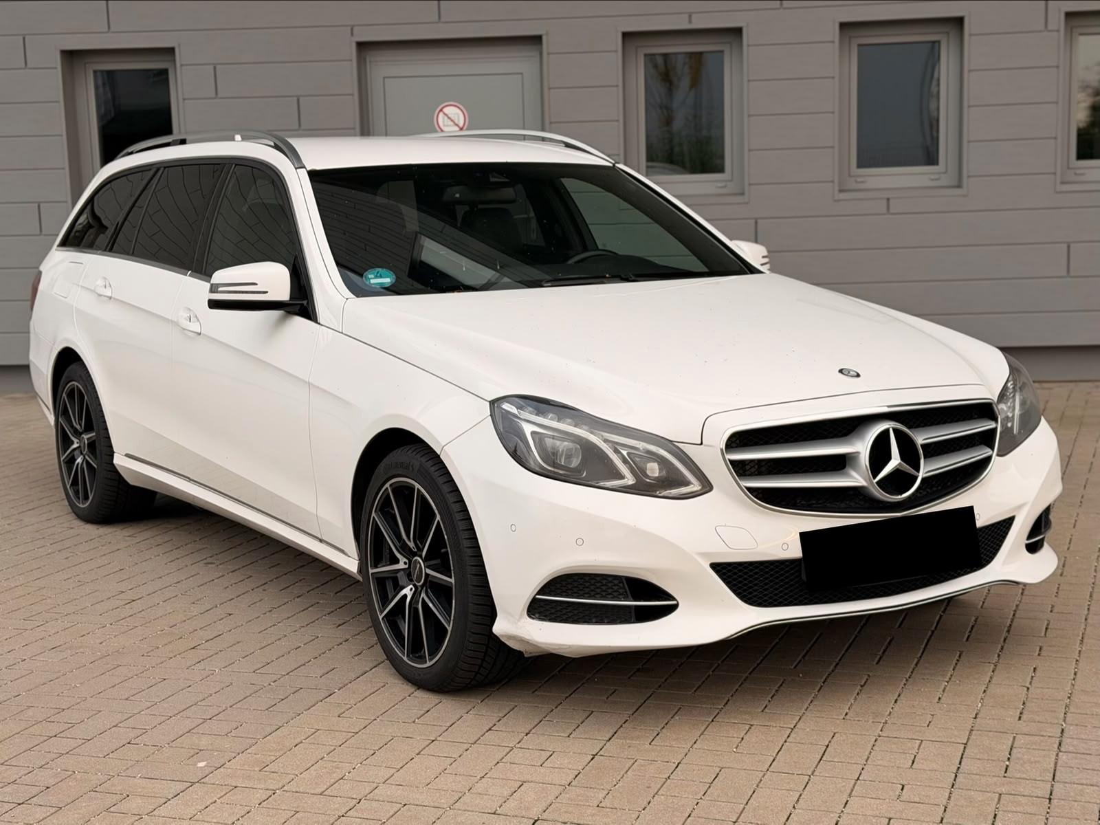 Mercedes-Benz E350 2014 — салон
