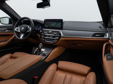 Fahrzeugabbildung BMW 540d xDr Tour M Sport Pano H/K Kamera 360° Air