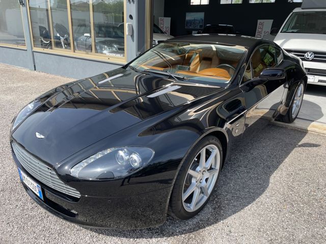 Aston Martin V8 Vantage Coupé Sportshift