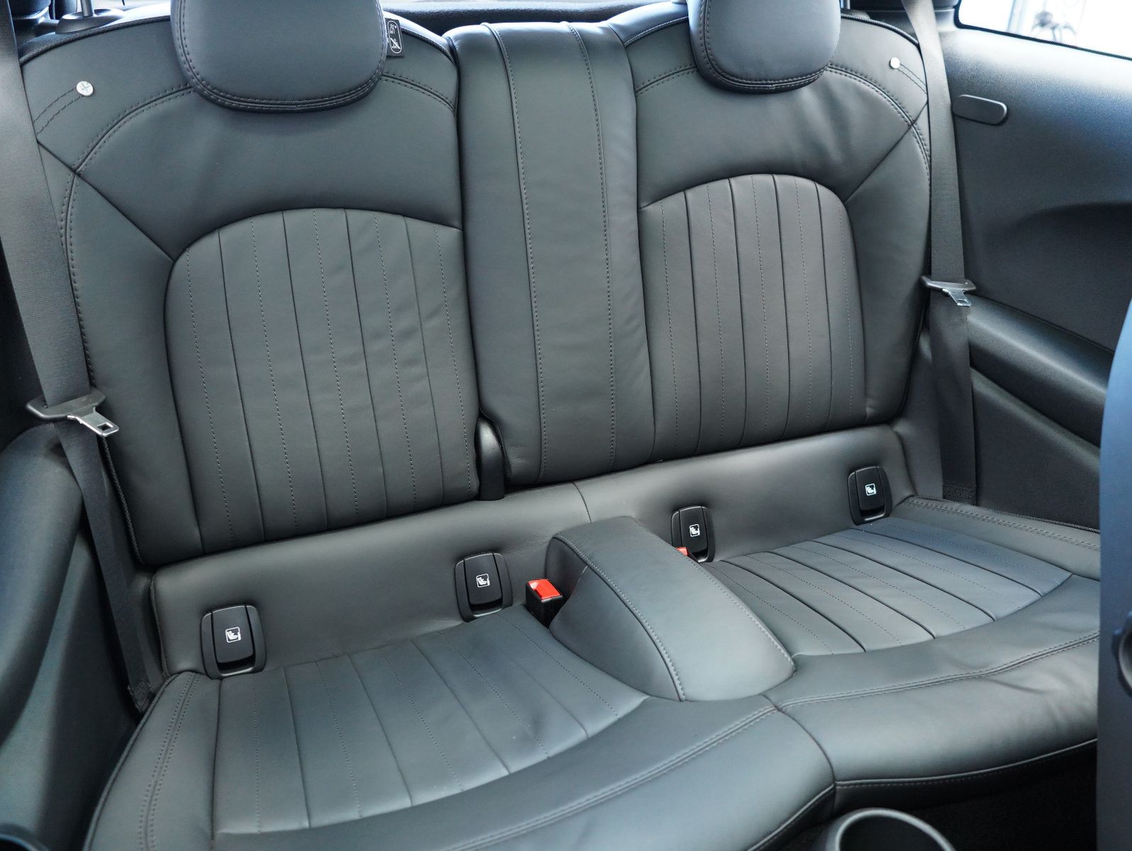 Fahrzeugabbildung MINI COOPER SE Trim XL YOURS/PANO/LEDER/HUD/SOH