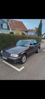 Mercedes-Benz C Klasse C220 W202 - Mercedes-Benz C 220 mit Benzin-Antrieb