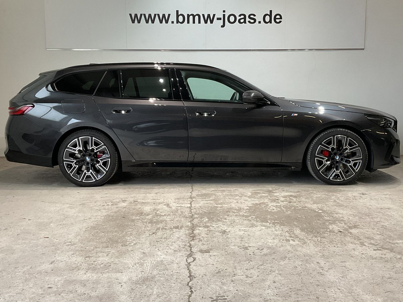 Fahrzeugeinzelansicht 15 Fahrzeugabbildung BMW 540d xDrive Touring M Sportpaket Pro DAB LED AHK