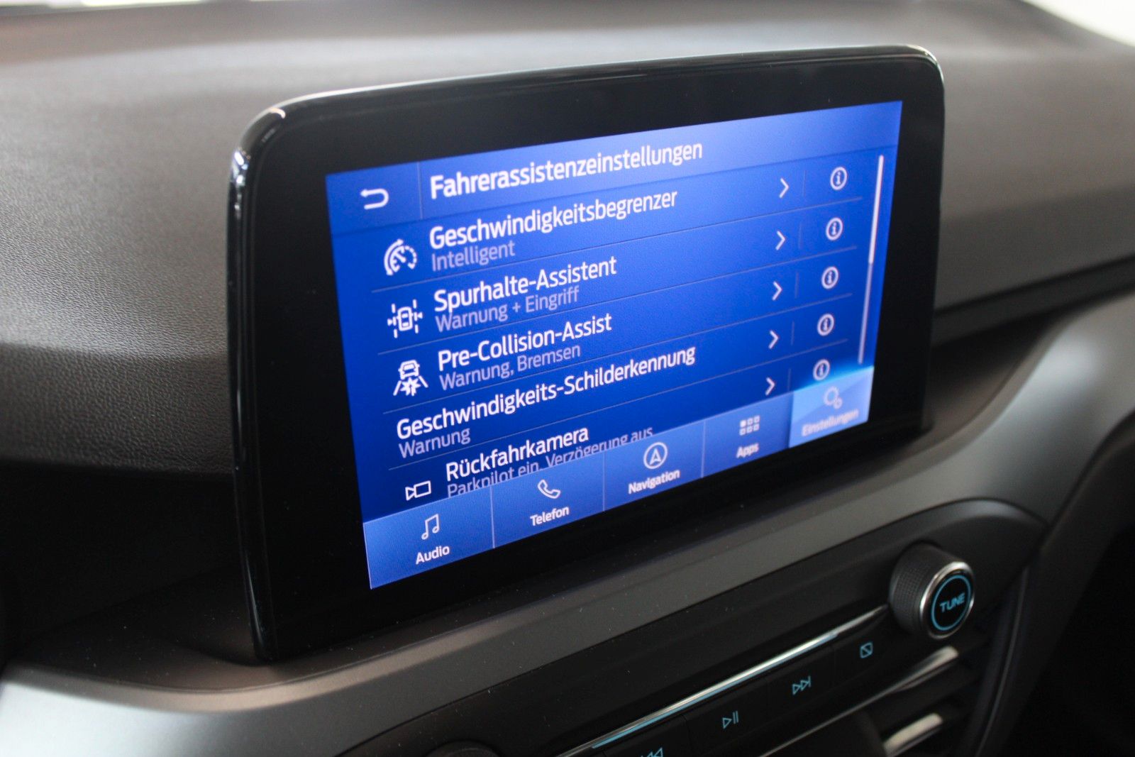 Fahrzeugabbildung Ford Focus Turnier Cool & Connect NAVI CAM WinterPak.