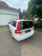 Volvo zuverlässiger V70 Momentum - weiße Volvo V70