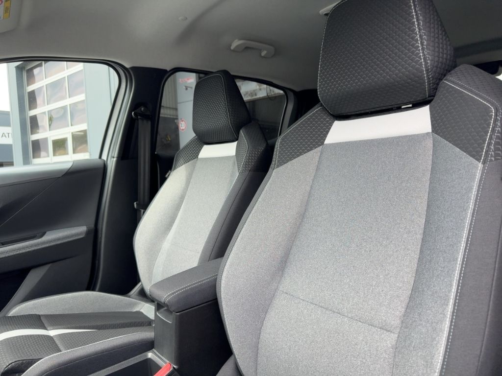 Fahrzeugabbildung Opel Frontera Ultimate, Allwetter, RFK, SHZ, LHZ