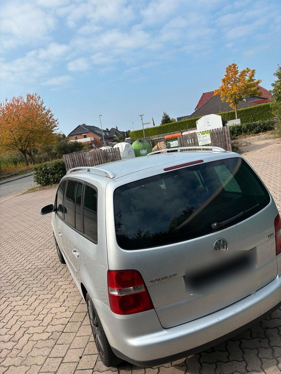 Volkswagen Touran 2004 — engine 103 HP (76kW)