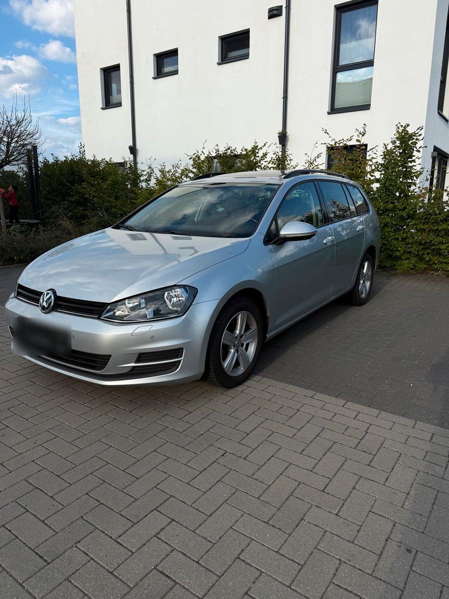 Volkswagen Golf 2013 — interior