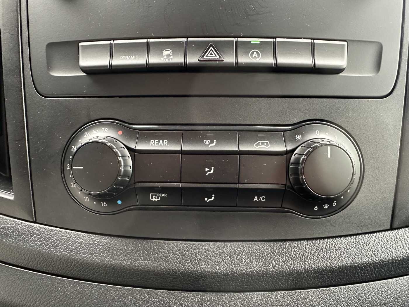 Fahrzeugabbildung Mercedes-Benz Vito 116 CDI Tourer Pro 9Sitze 2xKlima Audio40