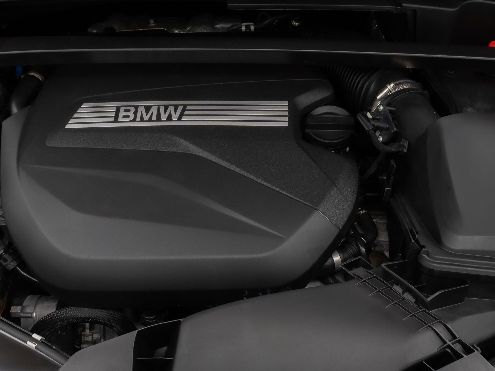 Fahrzeugabbildung BMW X1 xD23d xLine Panoram 360&deg;HUD AHK H/K DAB Voll