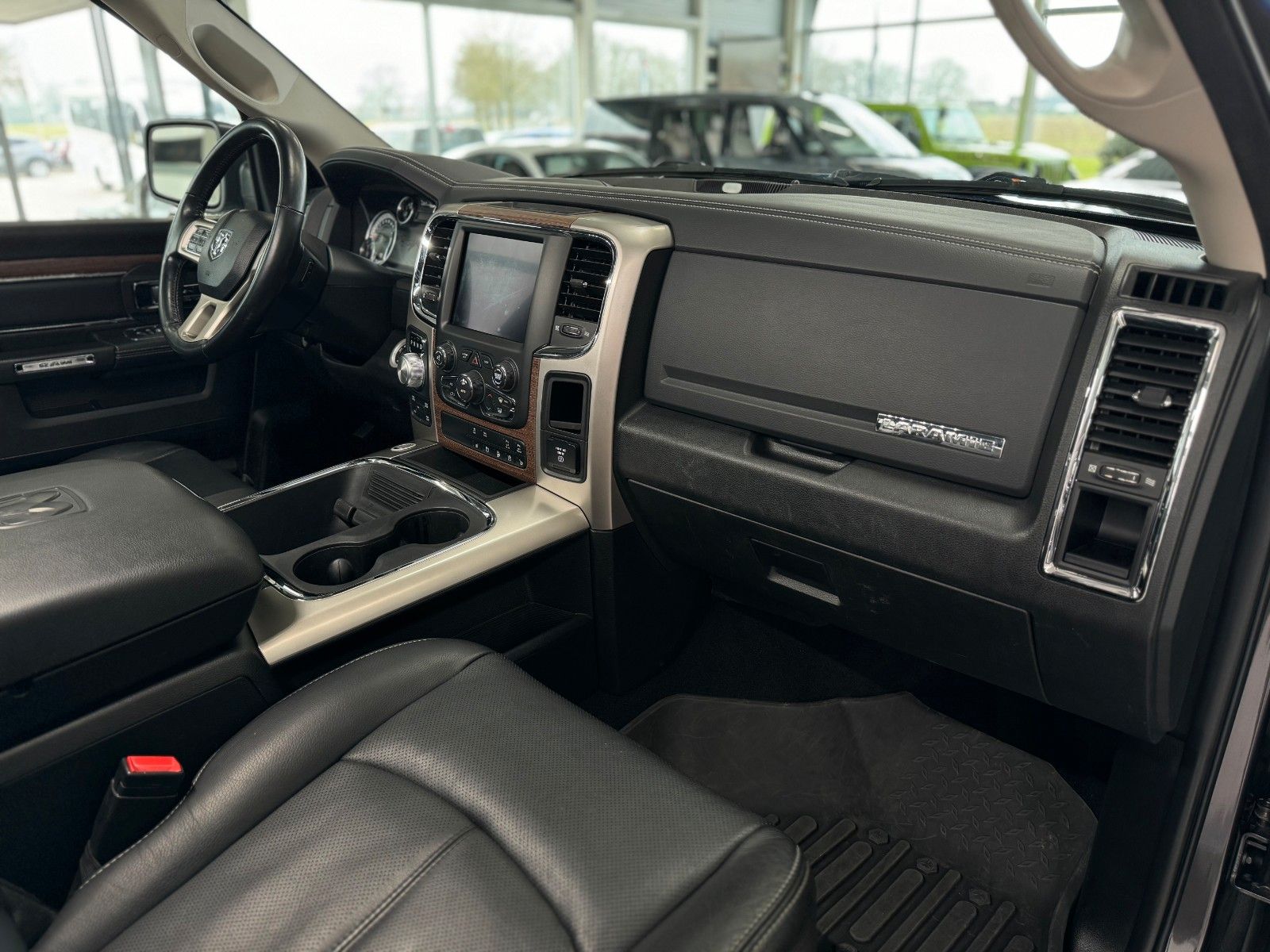 Fahrzeugabbildung Dodge RAM 1500 Laramie Classic  "LPG  AHK  Leder"