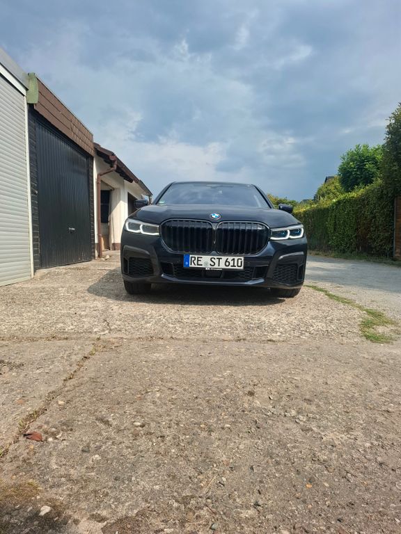Image of BMW 750