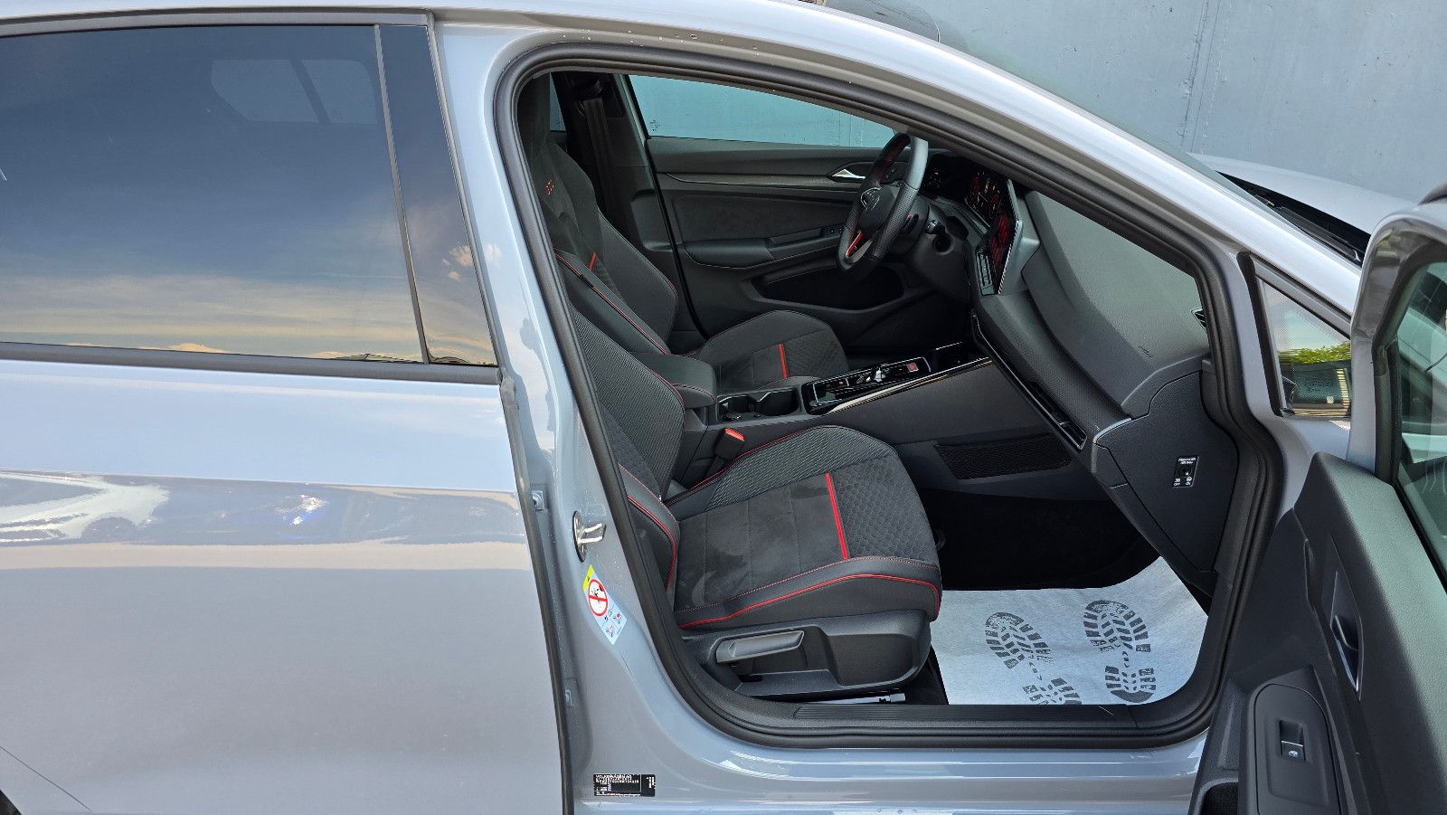 Volkswagen Golf 8 GTI Clubsport DSG * Akrapovic*Black*Pano foto 7