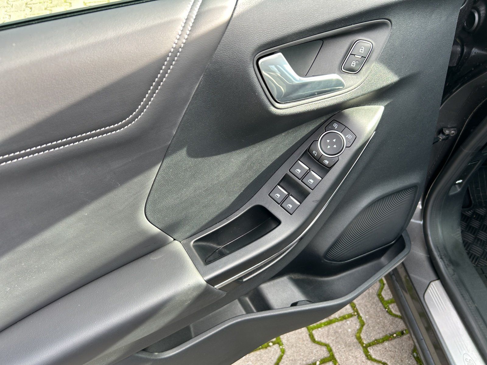 Fahrzeugabbildung Ford Puma 1.0 EcoBoost Titanium X,Pano,Navi